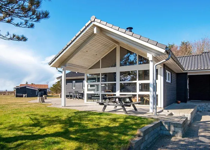 10 Person In Logstor-by Traum * Trend