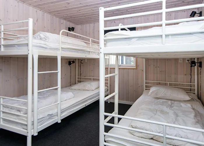 10 Person In Logstor-by Traum *